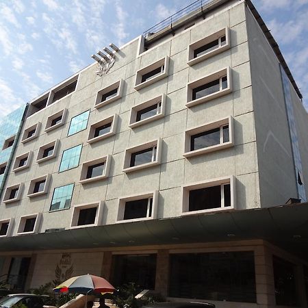 Hotel Budhil Park Visakhapatnam Bagian luar foto
