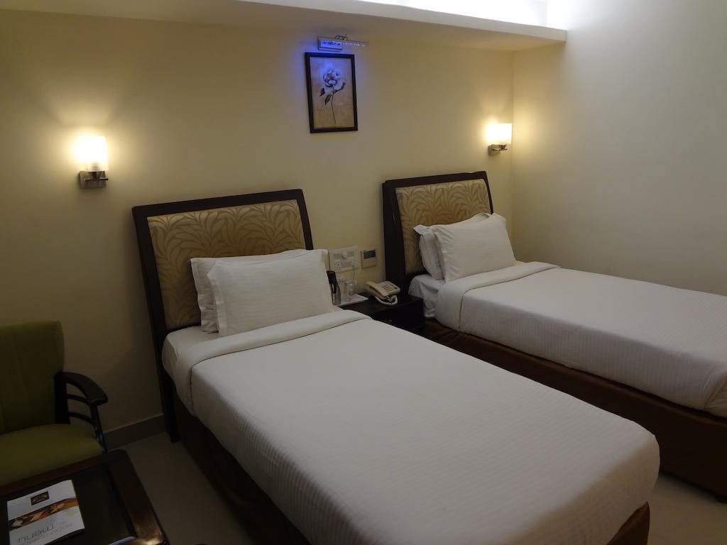Hotel Budhil Park Visakhapatnam Bagian luar foto